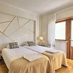 Fuer 29 Personen Und 1 Kind In Lissabon- Regiao De - Costa De Lisbo By Interhome * Lissabon