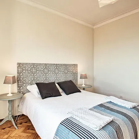 Appartement Fuer 29 Personen Und 1 Kind In Lissabon- Regiao De - Costa De Lisbo By Interhome Lissabon