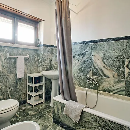 Fuer 29 Personen Und 1 Kind In Lissabon- Regiao De - Costa De Lisbo By Interhome * Lissabon