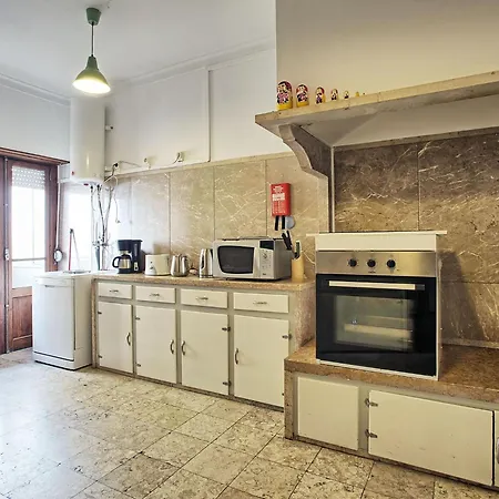 Fuer 29 Personen Und 1 Kind In Lissabon- Regiao De - Costa De Lisbo By Interhome Lissabon
