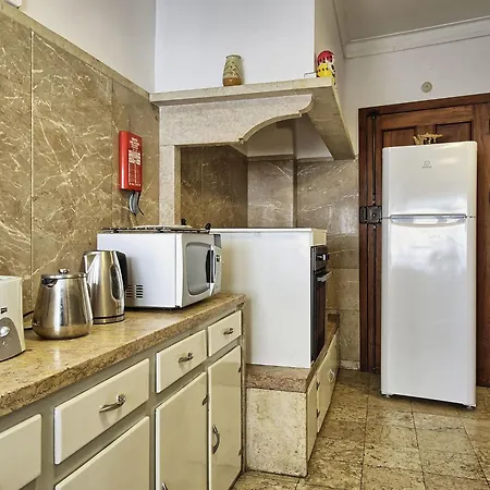 Fuer 29 Personen Und 1 Kind In Lissabon- Regiao De - Costa De Lisbo By Interhome * Lissabon