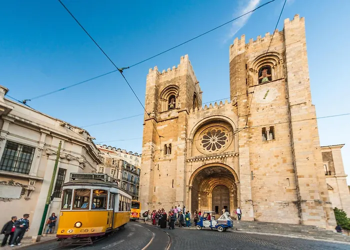 Apartament Fuer 29 Personen Und 1 Kind In Lissabon- Regiao De - Costa De Lisbo By Interhome *